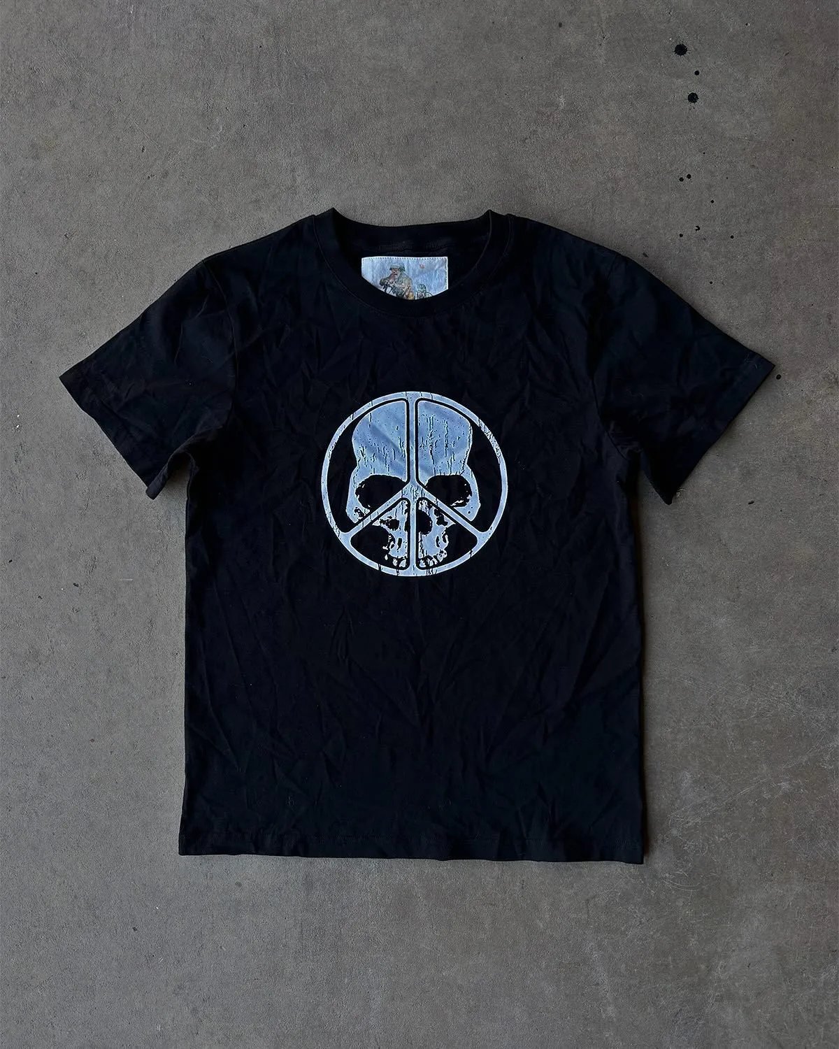 PeaceInWar Print Short Sleeve T-Shirt photo 6