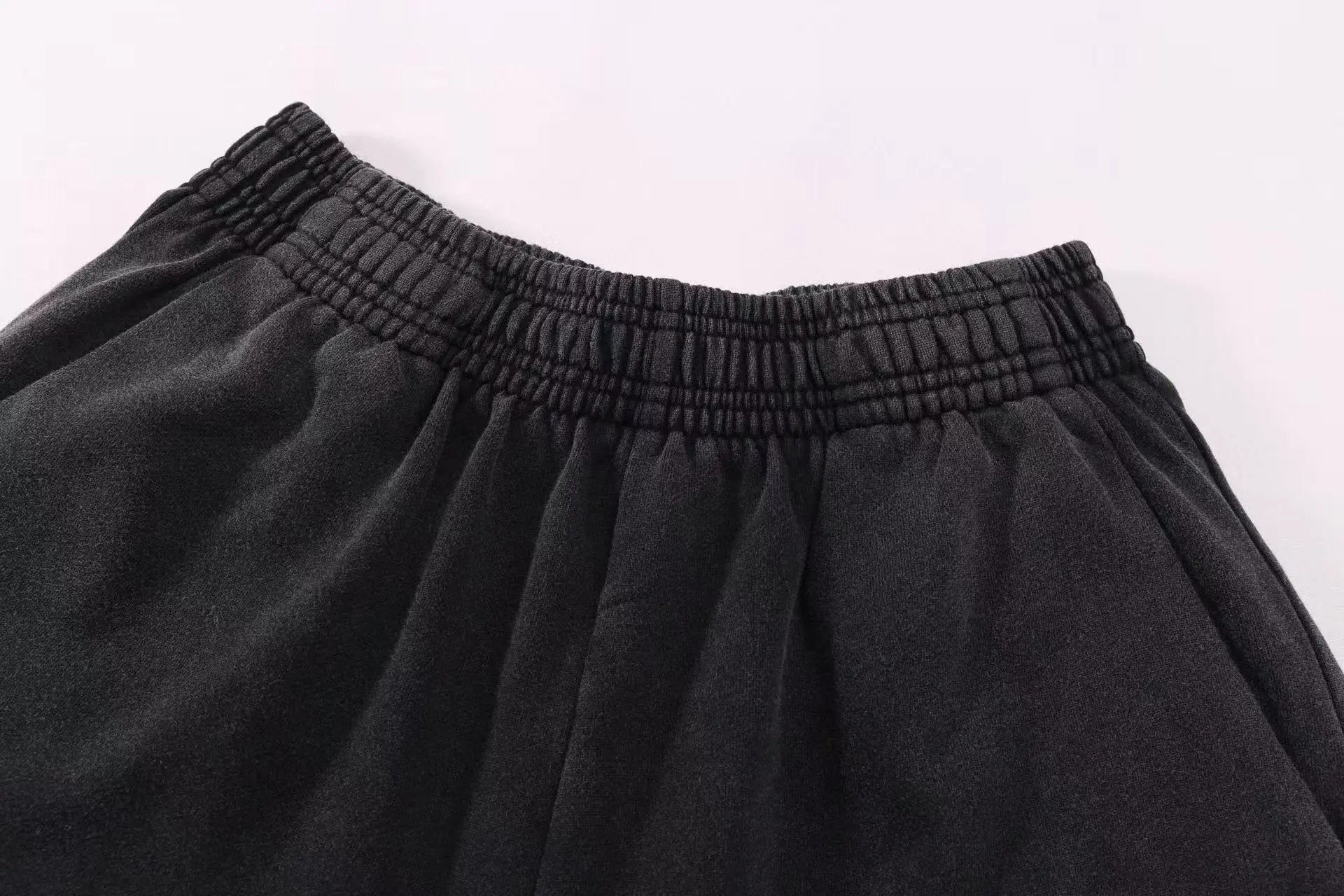 Off-White Smiley Graphic Shorts Black - 4