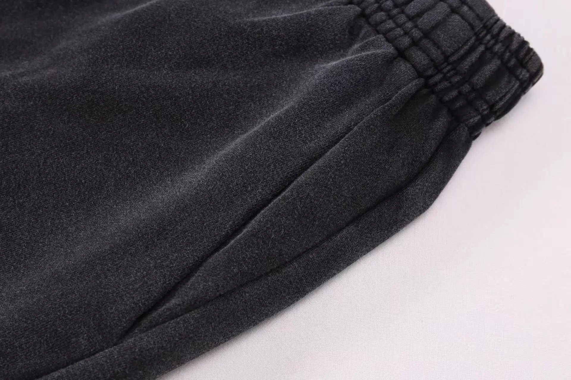 Off-White Smiley Graphic Shorts Black - 5