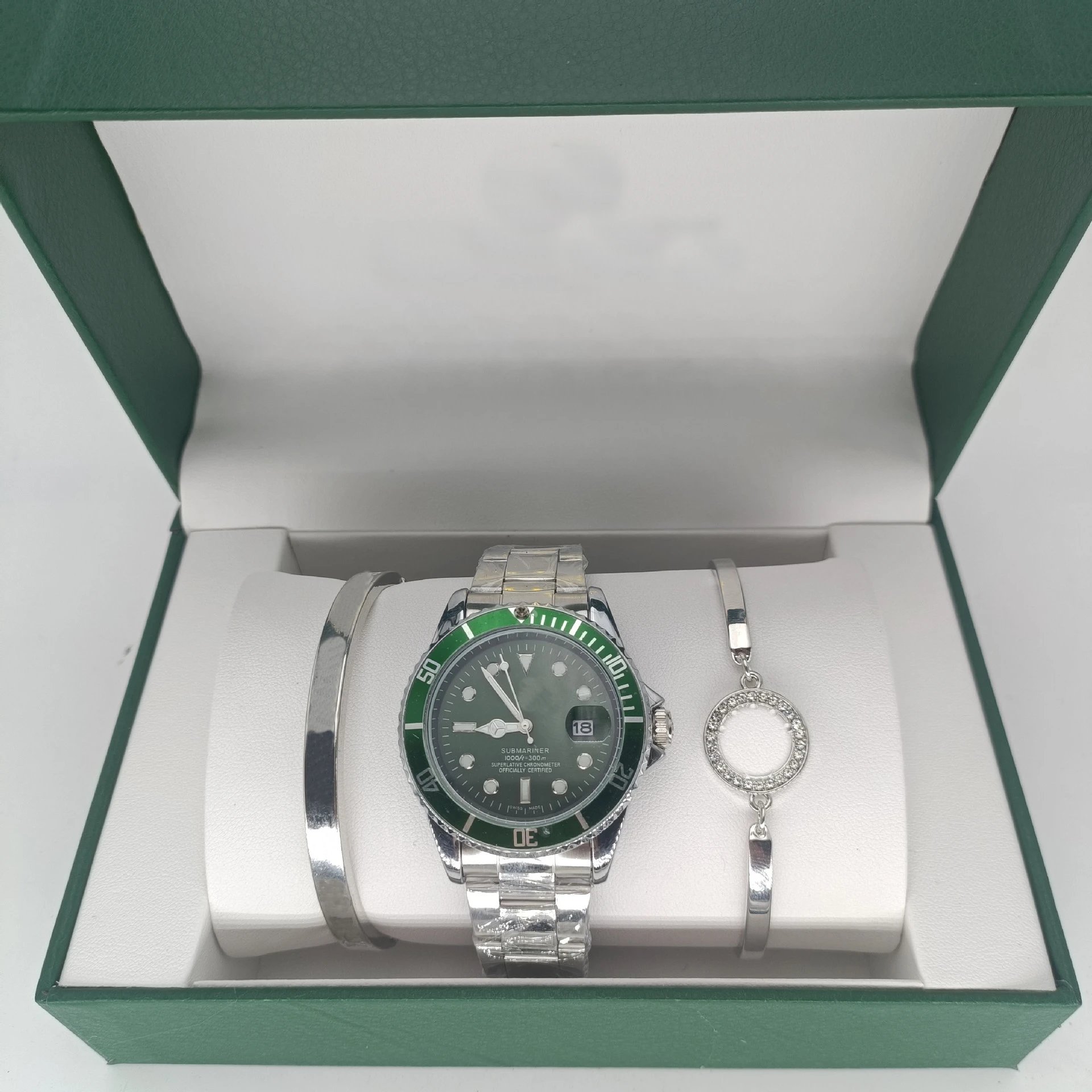 New Rolex Homage Green Submariner Men's Watch and Bracelet 3-Piece Set, Women's Pink Quartz Watch from Guangzhou