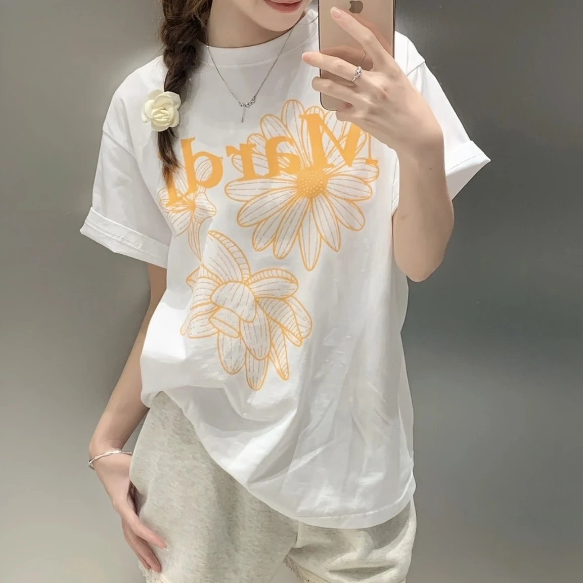 003三朵花白色黄花