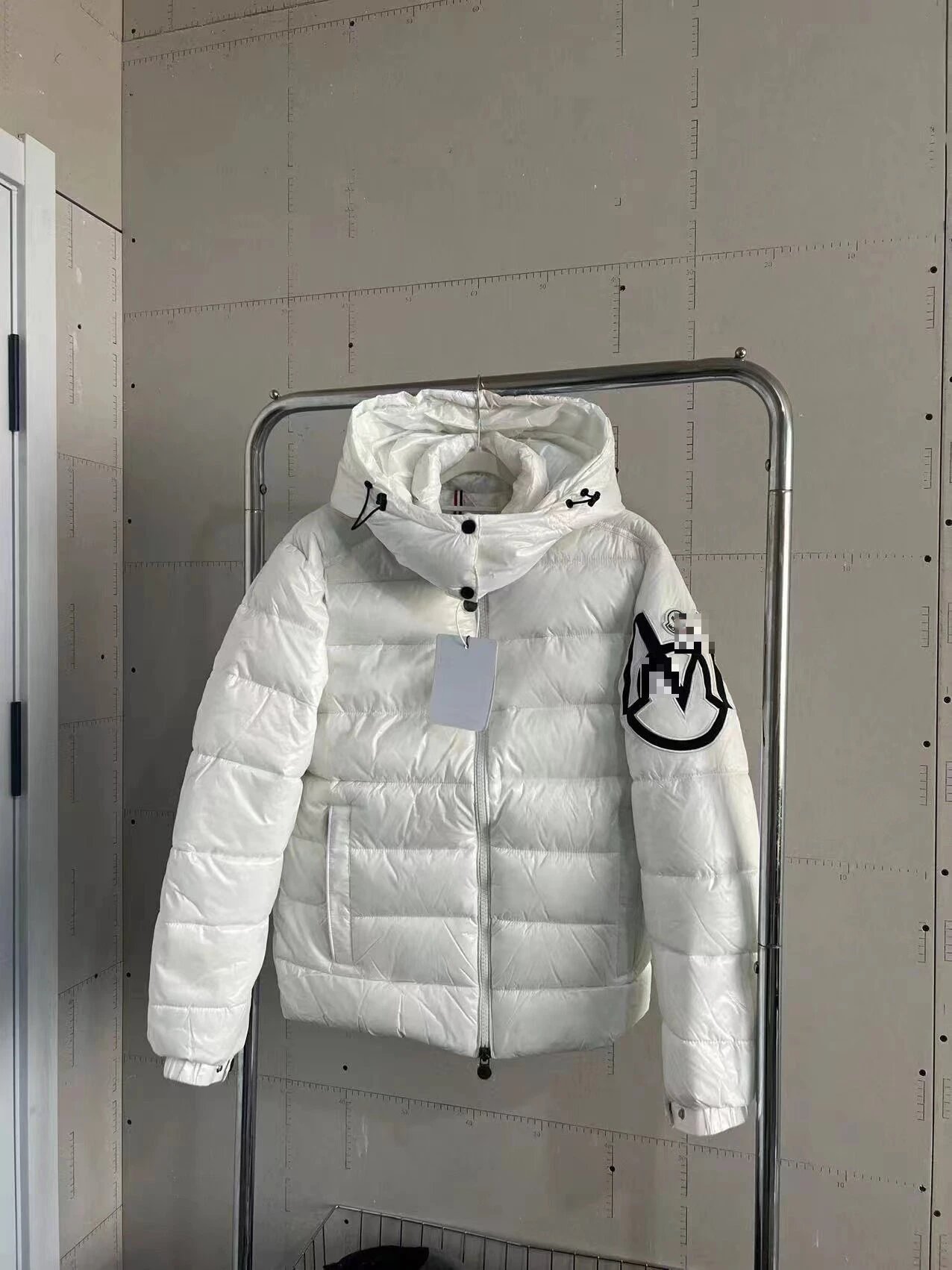 White Big M