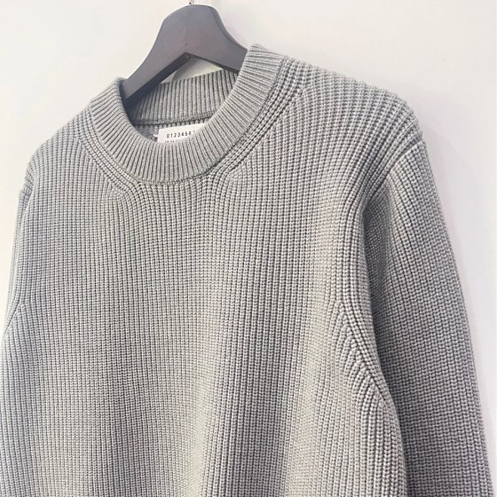Majiia Crewneck Pullover Knit Sweater Loose Fit Unisex Four-Point Stitching Couple Minimalist Knitwear