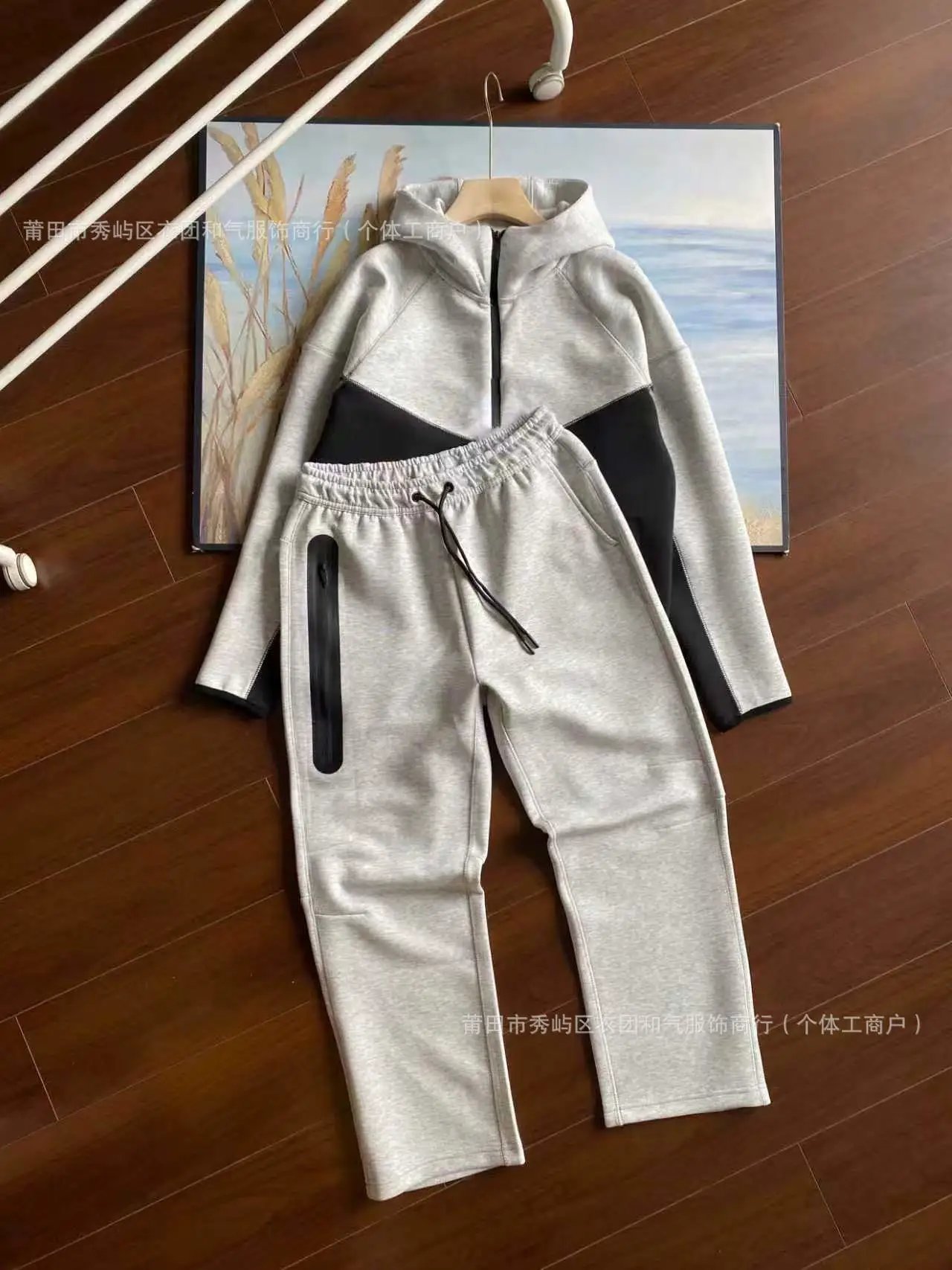 Set.Black/Light Gray