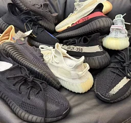 thumbnail for 最强盲盒批次不退换 LJR版yeezy350  全码入库 德国进口巴斯夫大底！！ 原厂针织代工 万双库存 老玩家已入手