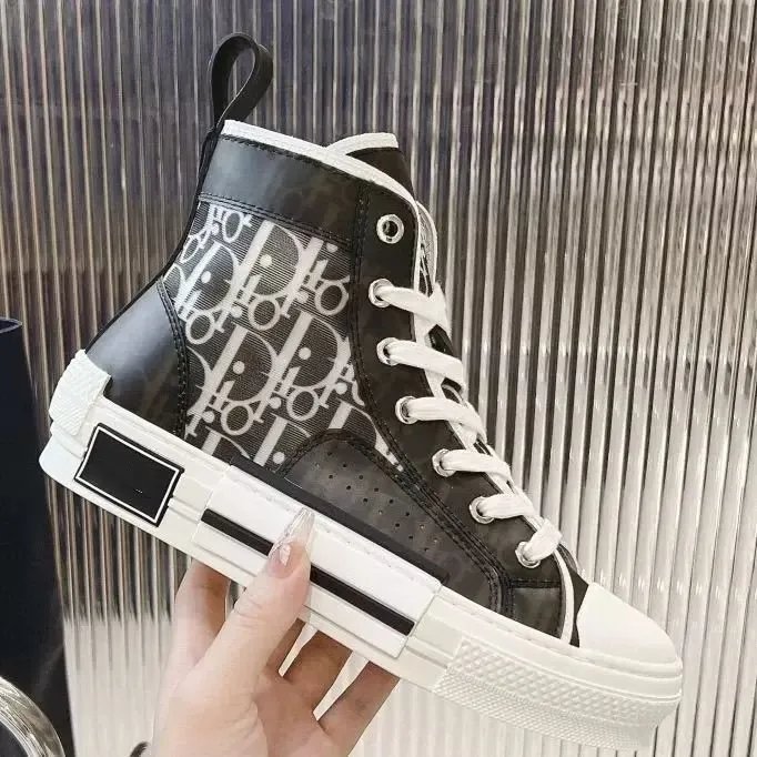 Canvas Athletic Board Shoe with Letter Print photo 8