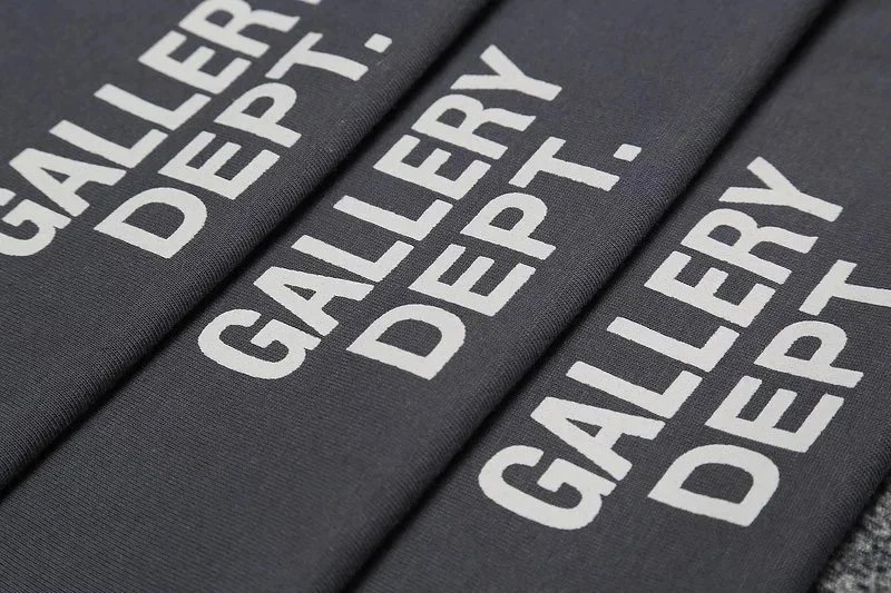 Gallery Dept. Letter Print Cotton Long Sleeve T-Shirt photo 6