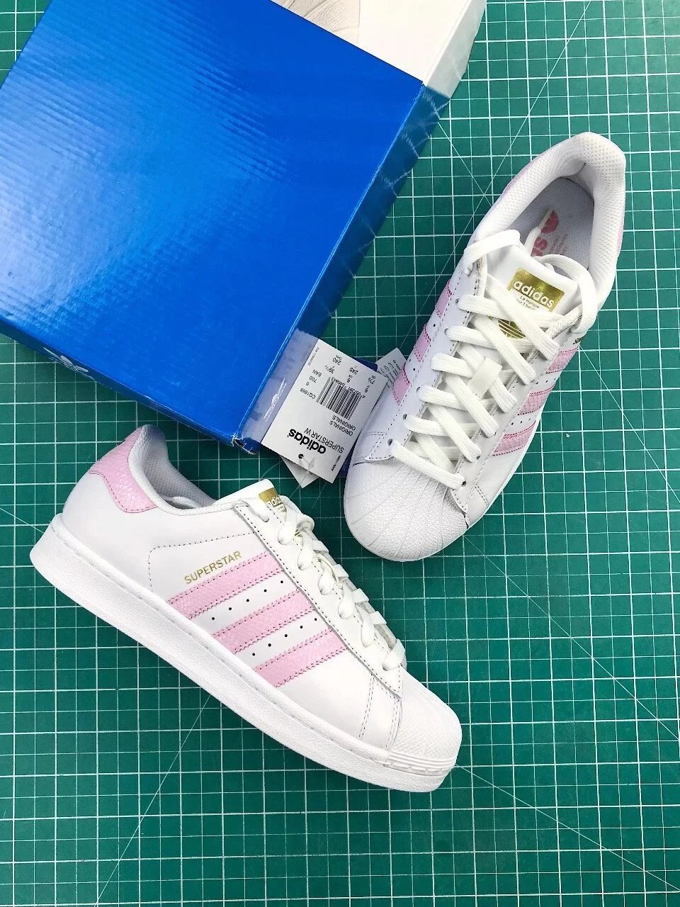 三叶草Adidas superstar 贝壳头经典板鞋“蛇纹白粉色”