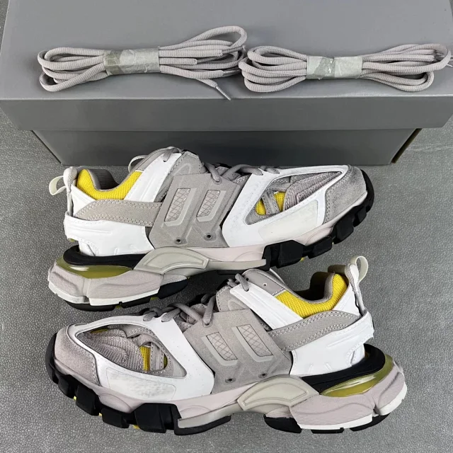 Balenciaga Sneakers Track 1.0 product detail image 2