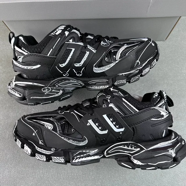 Balenciaga Sneakers Track 1.0 product detail image 11