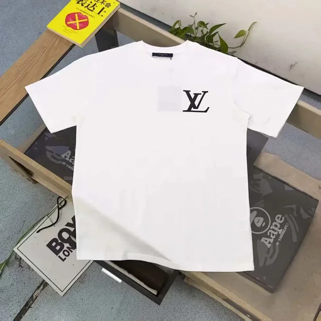 Louis Vuitton T-Shirts Graphic Print Short-Sleeve T-Shirt product detail image 3