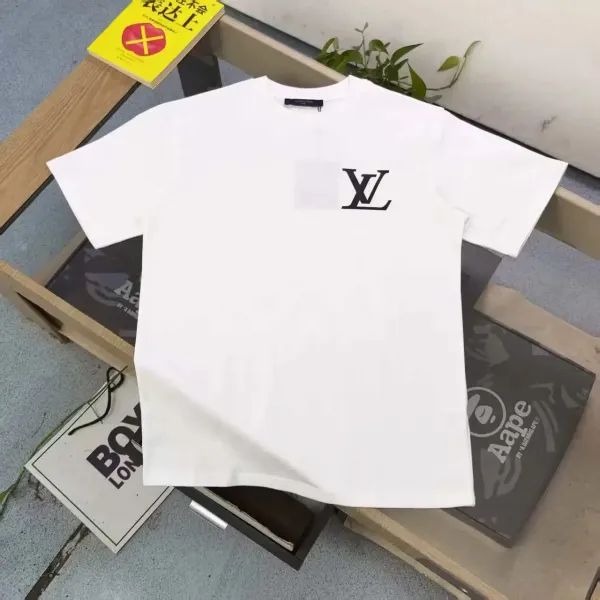 Louis Vuitton Logo Necklace Print Black T-Shirt - 4