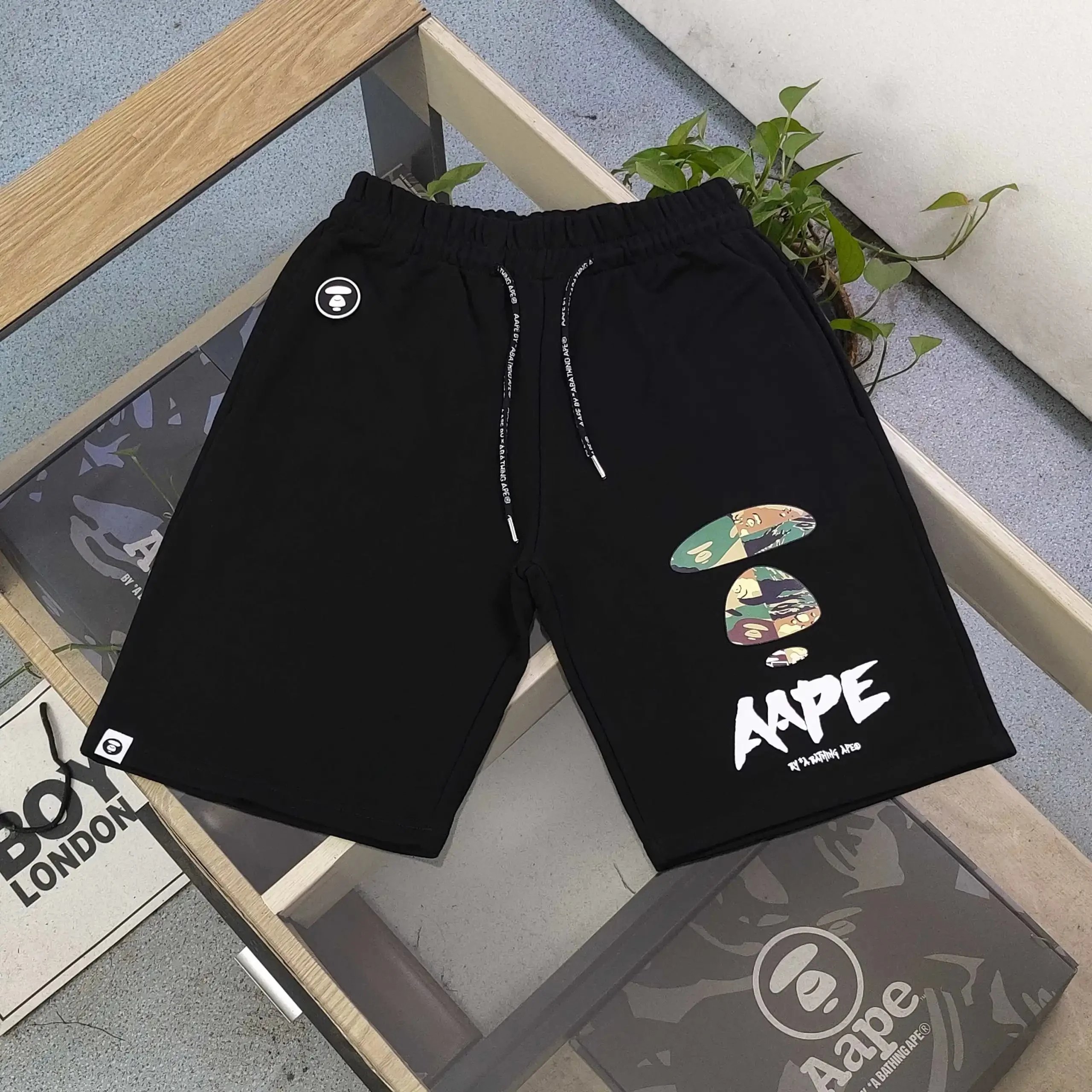 AAPE T-Shirts Short-Sleeve Graphic Crew-Neck T-Shirt image 11