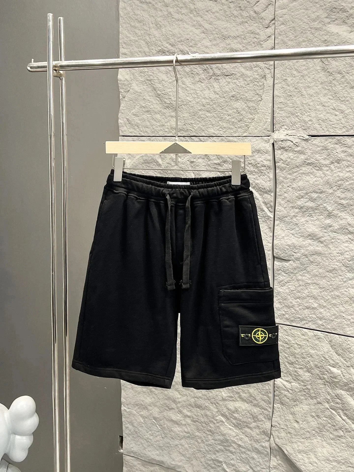 Stone Island Compass Logo Shorts Black / White - 8