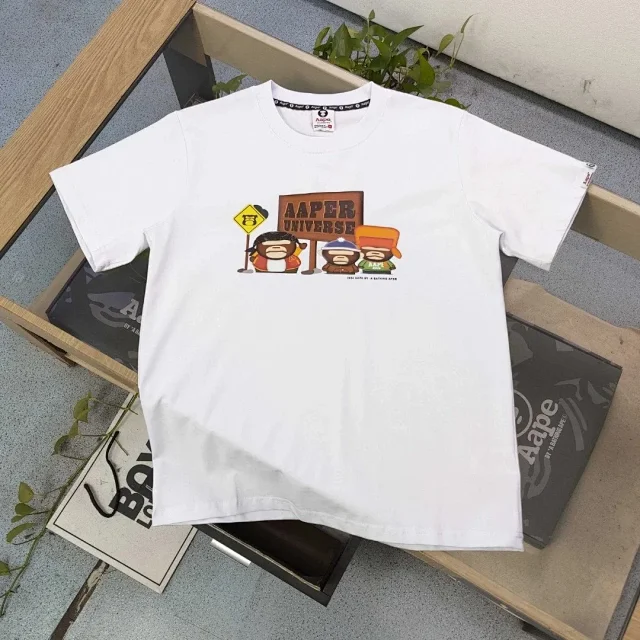 AAPE T-Shirts Short-Sleeve Graphic Crew-Neck T-Shirt product detail image 2