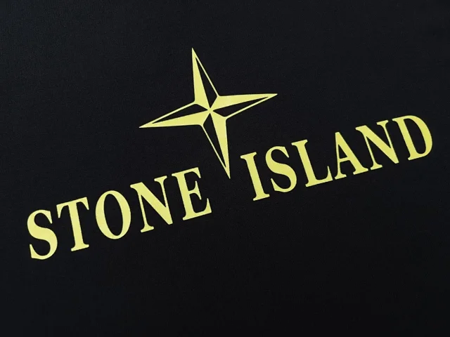 Stone Island T-Shirts Short-Sleeve Graphic Print T-Shirt product detail image 14