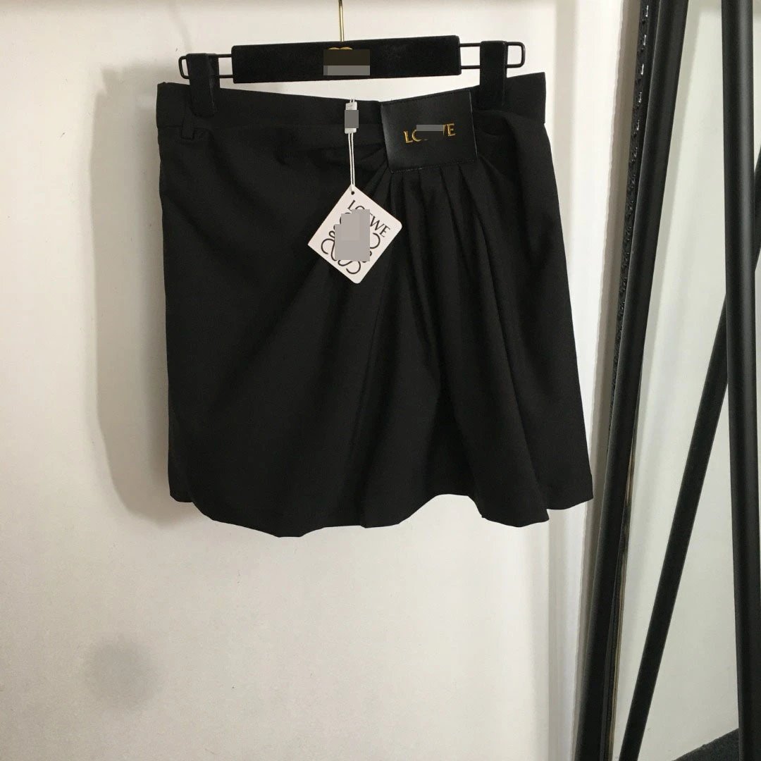 Tapered Carrot Pants with Pleated Details photo 7