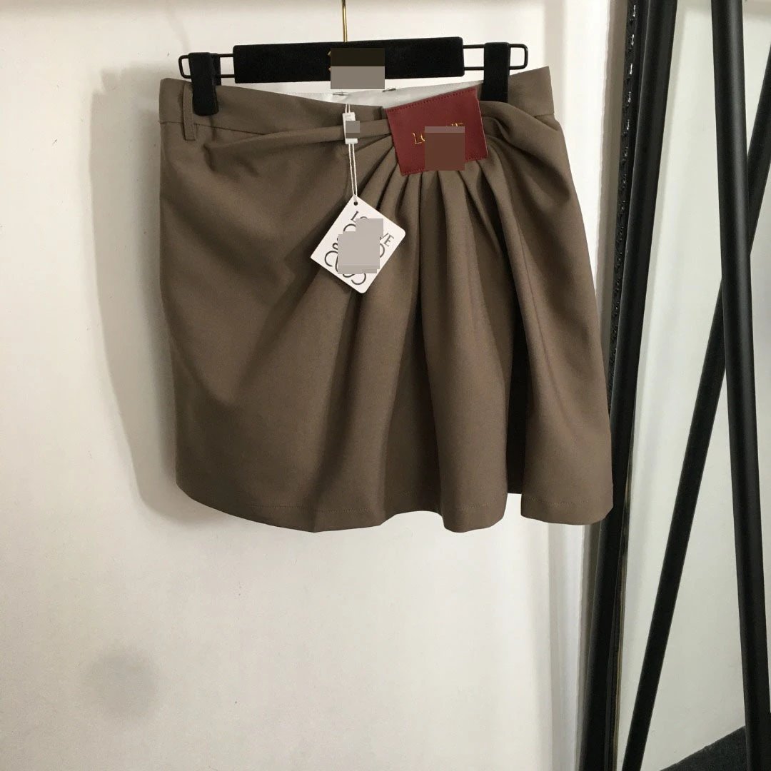 Tapered Carrot Pants with Pleated Details photo 8