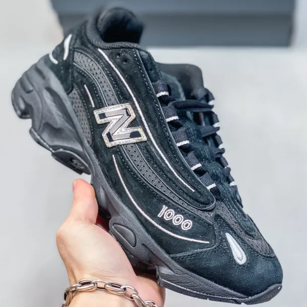 New Balance 1000 Black Chunky Sneakers - 1
