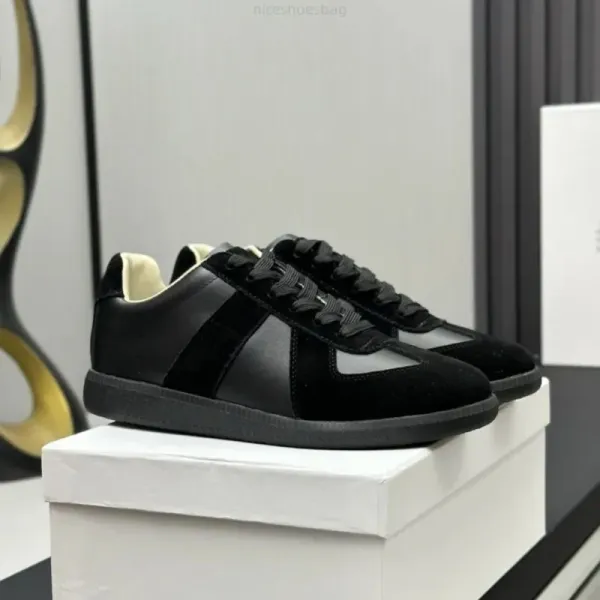 Maison Margiela Replica Sneakers Graffiti White Gray Sneakers - 31