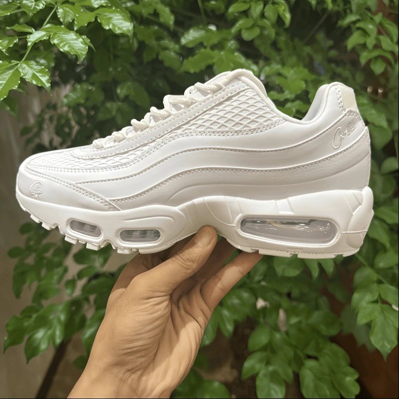 2009 model-Size 36-46-White collaboration