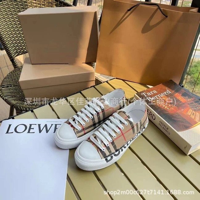 Letter Print Casual Skate Shoes