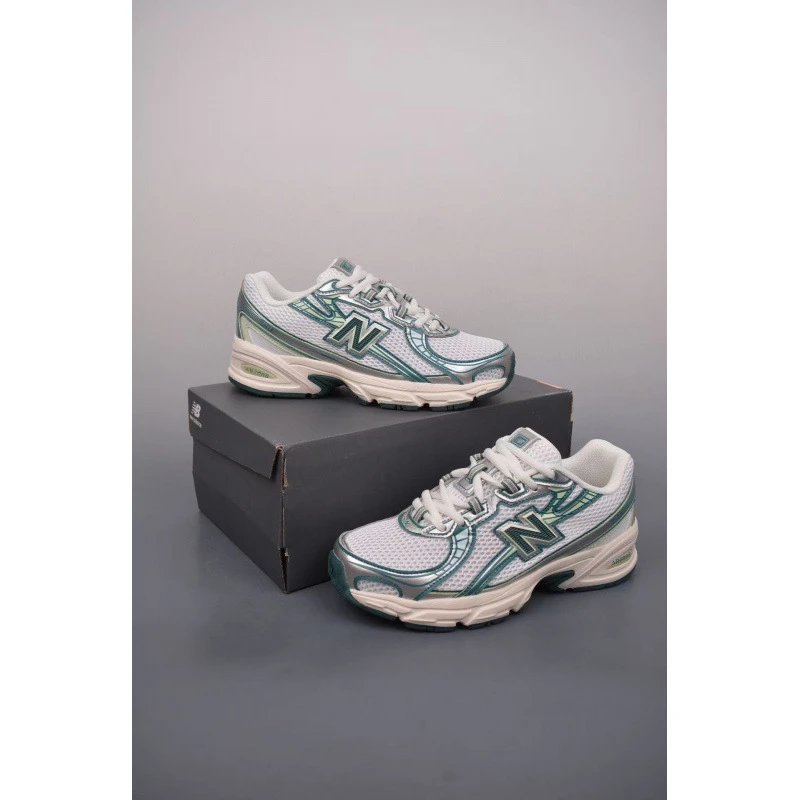 New Balance 740 Retro Running Shoe photo 2