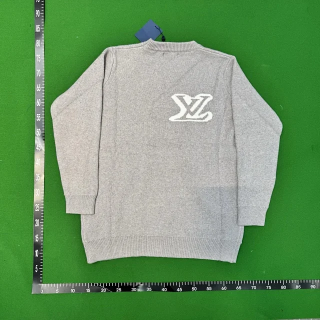 Louis Vuitton Knitwear LM01-LL Crewneck LV Logo Sweater product detail image 4