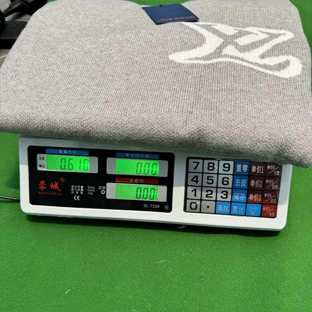 Louis Vuitton Knitwear LM01-LL Crewneck LV Logo Sweater product detail image 7