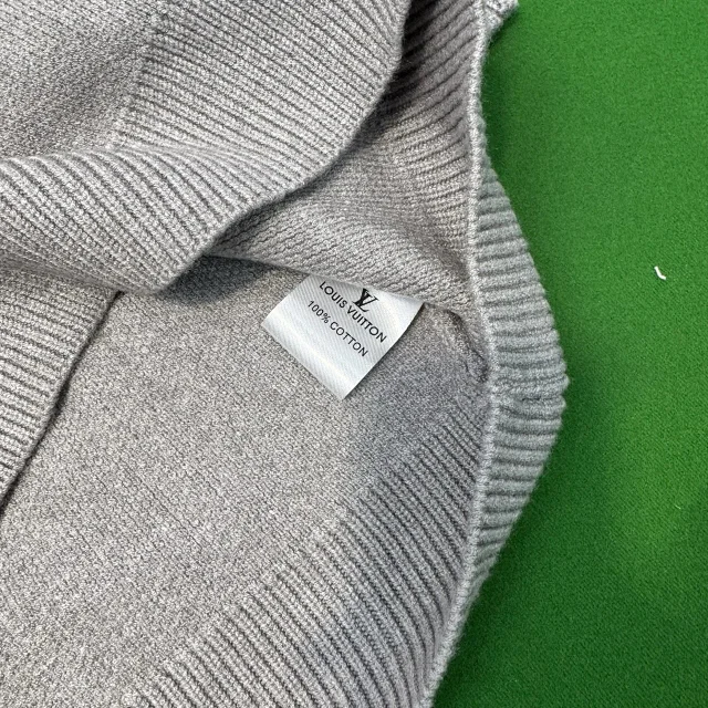Louis Vuitton Knitwear LM01-LL Crewneck LV Logo Sweater product detail image 6