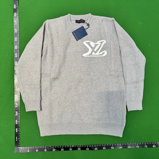 Louis Vuitton Knitwear LM01-LL Crewneck LV Logo Sweater product detail image 3
