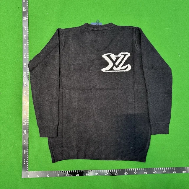 Louis Vuitton Knitwear LM01-LL Crewneck LV Logo Sweater product detail image 8