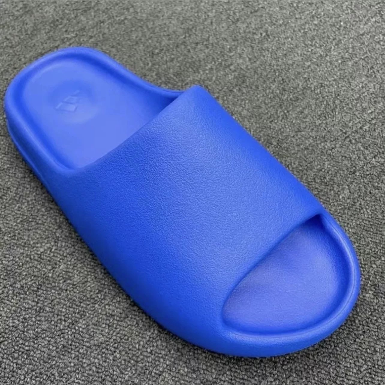 Azure Matte Klein Blue ID4133