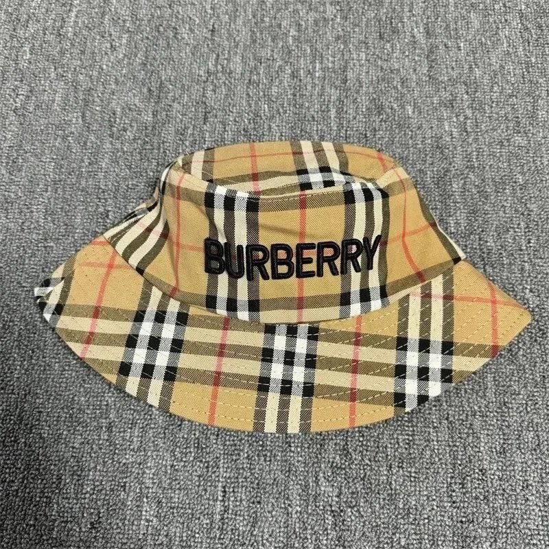 Burberry 22