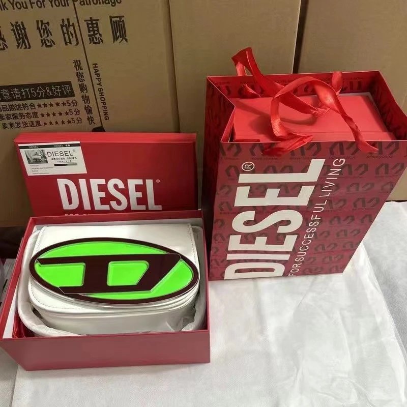 Diesel Shoulder Bags 1DR oval-logo bag — White with a green label