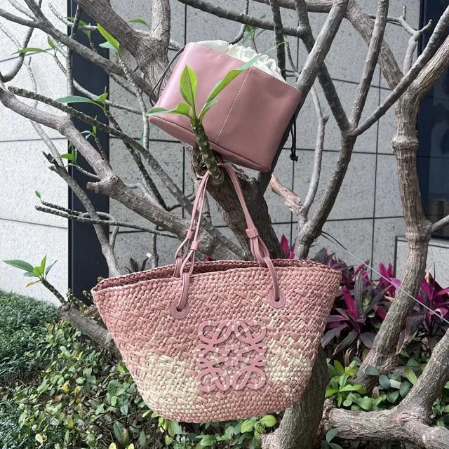 Loewe Handbags Anagram raffia basket tote product detail image 4