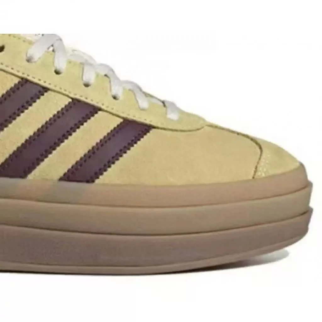 Unbranded Sneakers Three-Stripe Platform — Thick bottom/earthy
