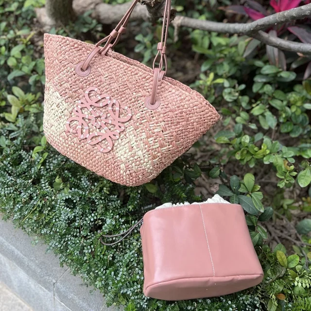 Loewe Handbags Anagram raffia basket tote product detail image 3
