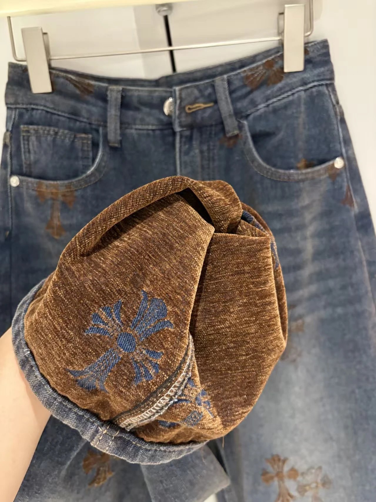 Gallery Dept. Embroidered Cross Motif Wide-Leg Jeans Blue - 3