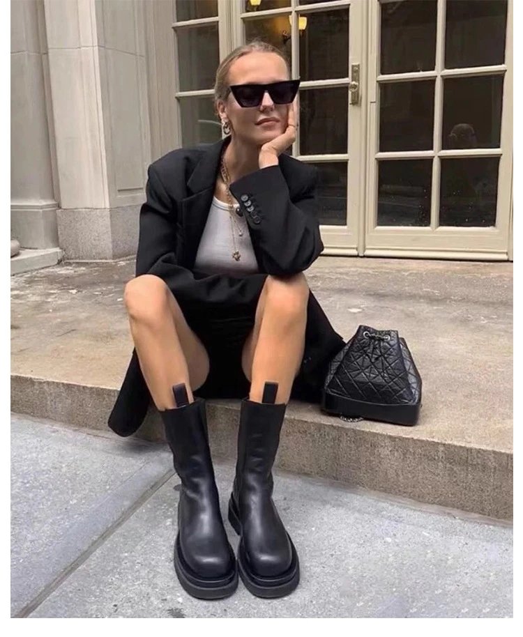 Black Chunky Sole Chelsea Boots - 11