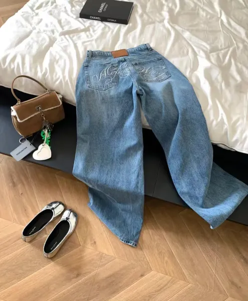 Design Wide-Leg Embroidered Denim Jeans Light Blue - 4