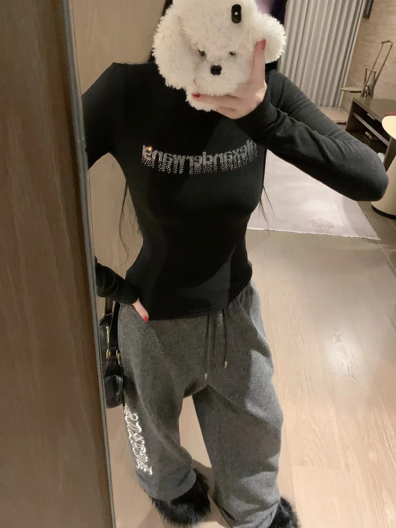 Alexander Wang Logo Embroidered Cropped Long-Sleeve T-Shirt in White and Black - 9