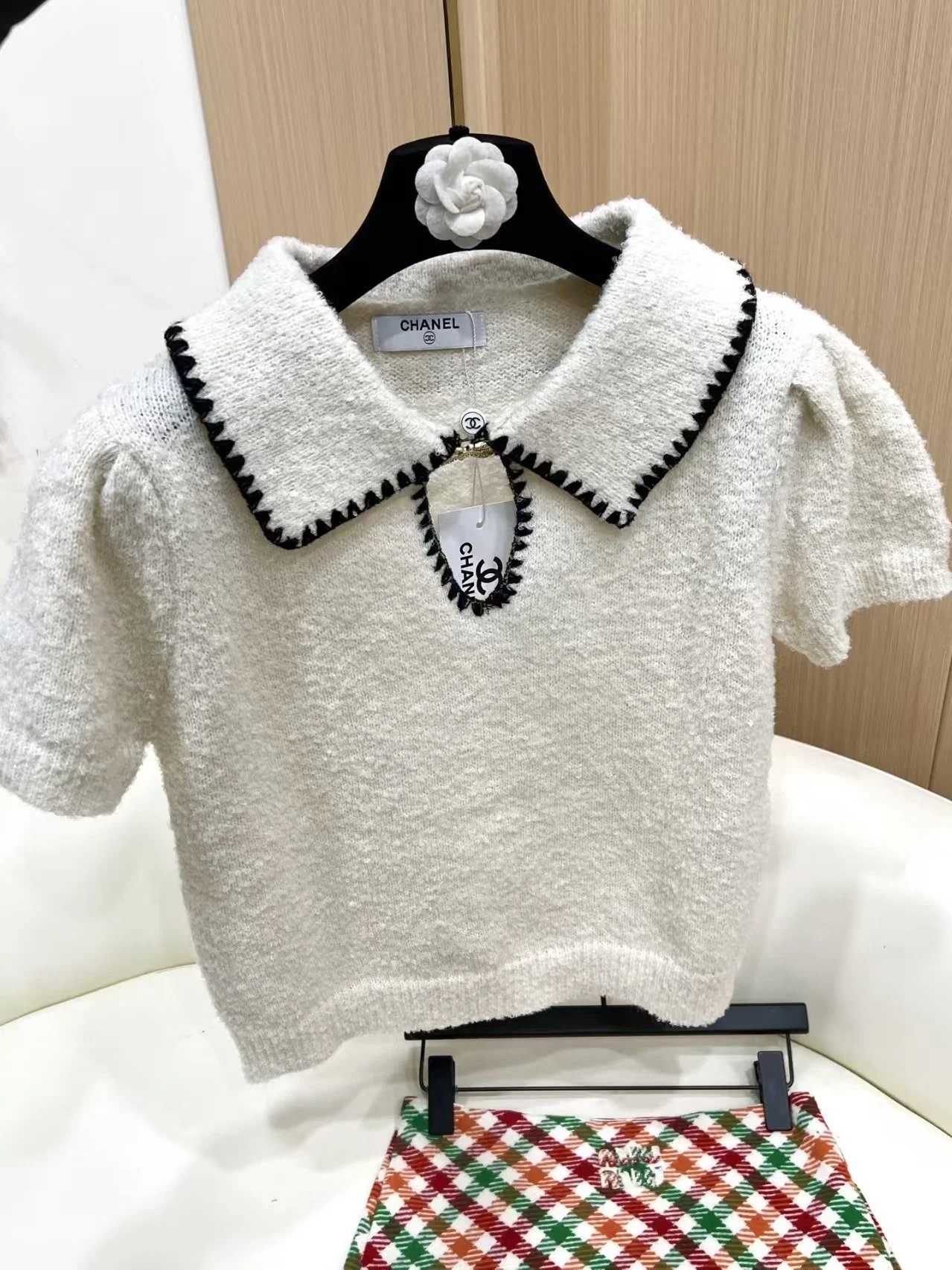 Chanel Tweed-Style Knit Polo in Navy and Ivory with Embroidered Collar - 5