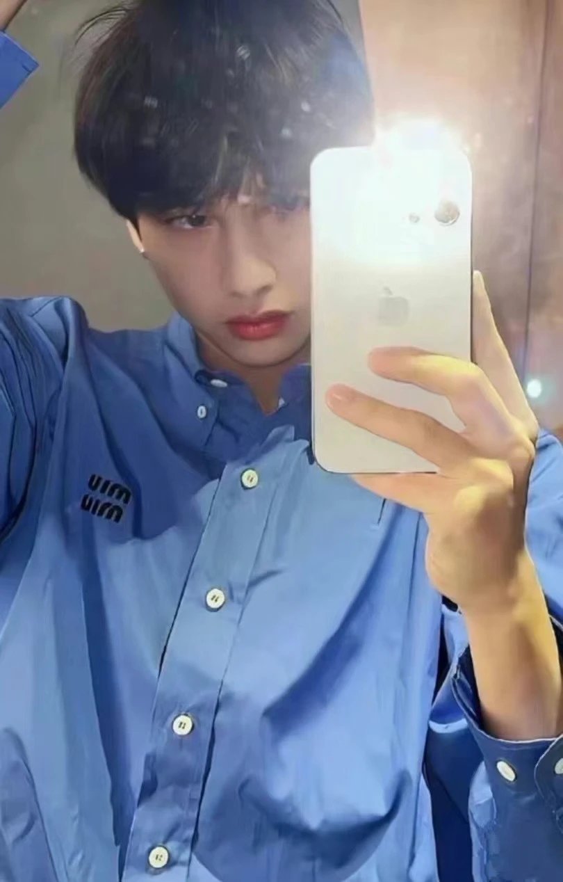 Miu Miu Logo-Embroidered Light Blue Shirt - 9
