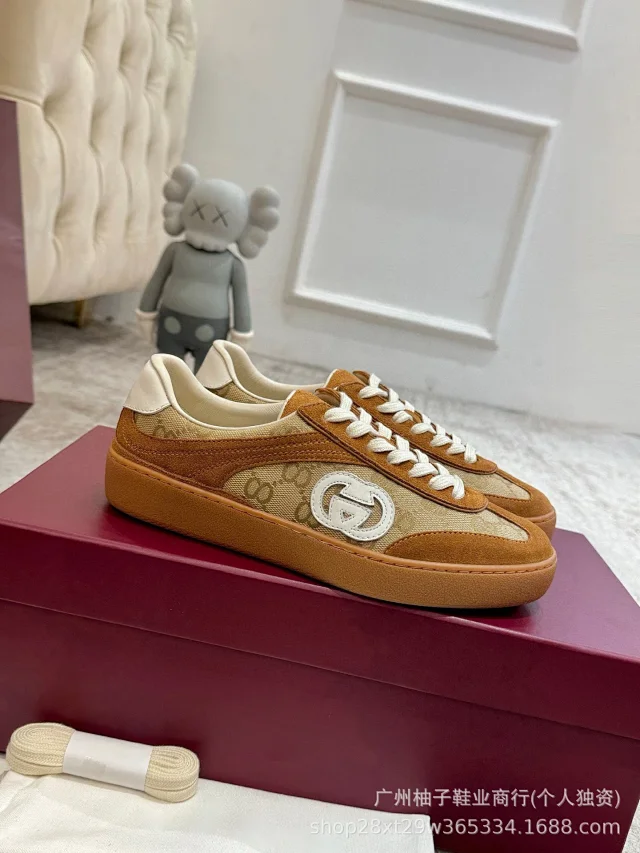 Gucci Sneakers Interlocking G low-top lace-up product detail image 3