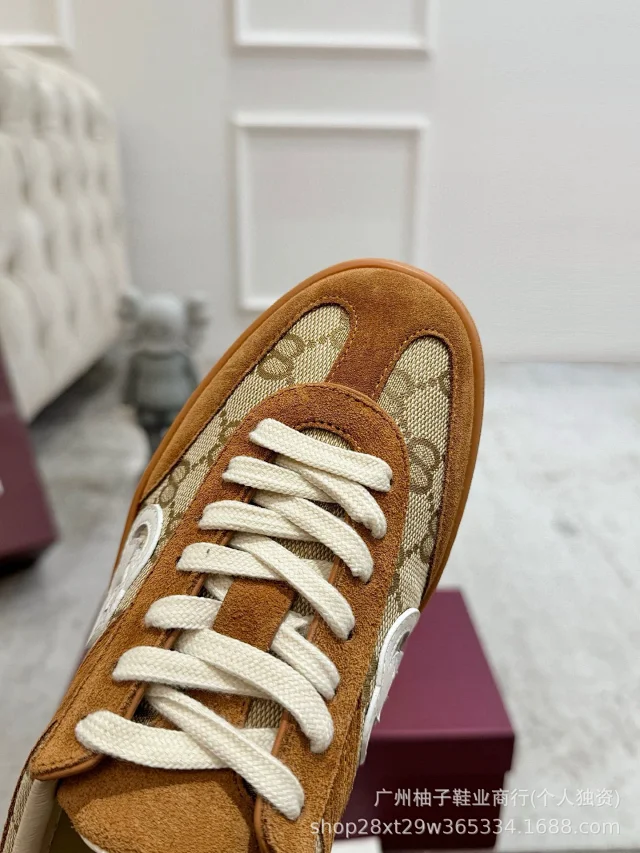 Gucci Sneakers Interlocking G low-top lace-up product detail image 4