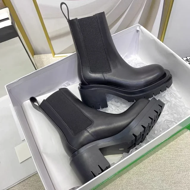 Unbranded Boots Chelsea ankle with lug soles and block heels product detail image 1
