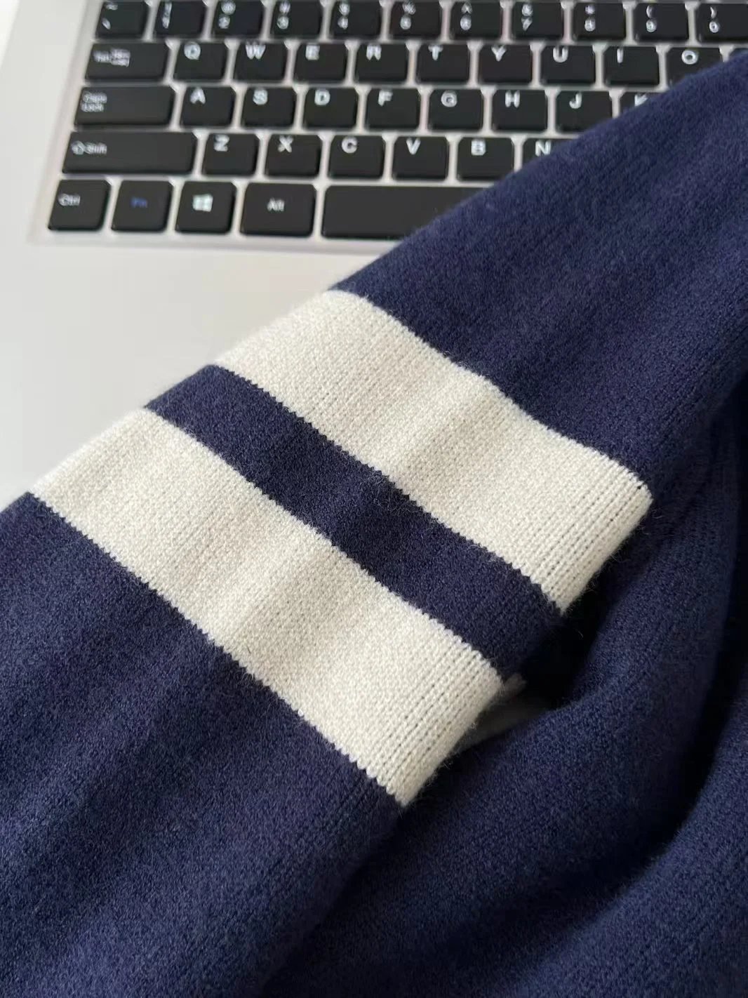 CAH New York Cropped Knit Sweater Navy - 6