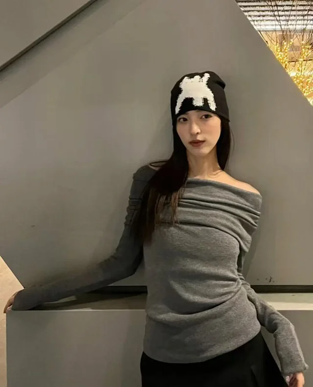 aeae Hats Reversible Knitted Cat Graphic Beanie product detail image 19