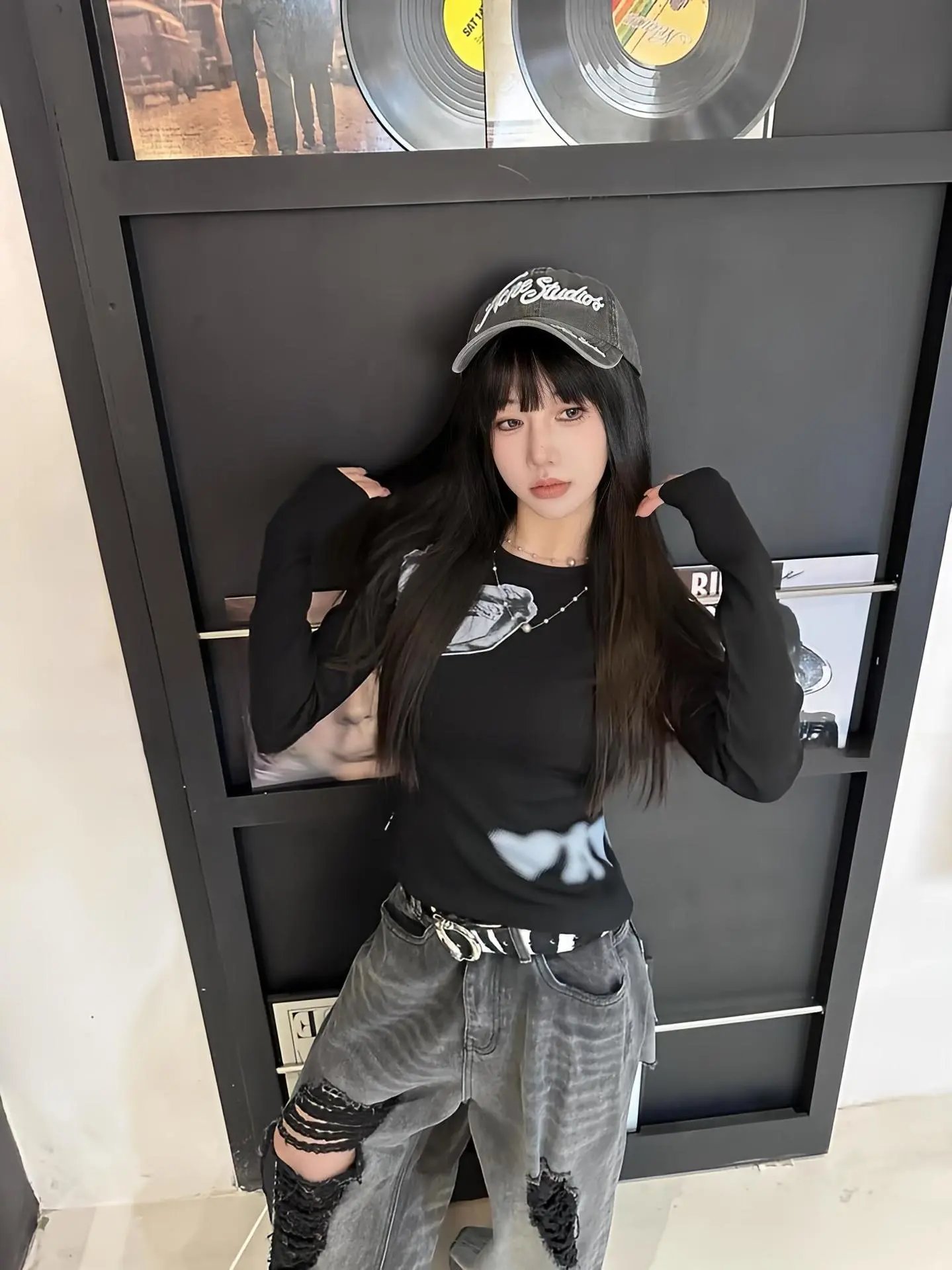 Open YY Heart Shield Knit Top Black - 39